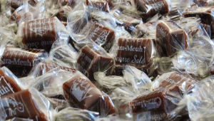 Nous proposons plusieurs saveurs de caramel tendre à déguster.